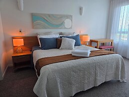 Whitsunday's, spa Bath, Beach, Marina, Infinity Pool, Restaurant