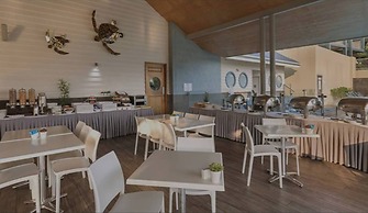 Whitsunday's, spa Bath, Beach, Marina, Infinity Pool, Restaurant