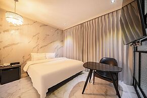 Yangsan Pyeongsan Denbastar Hotel