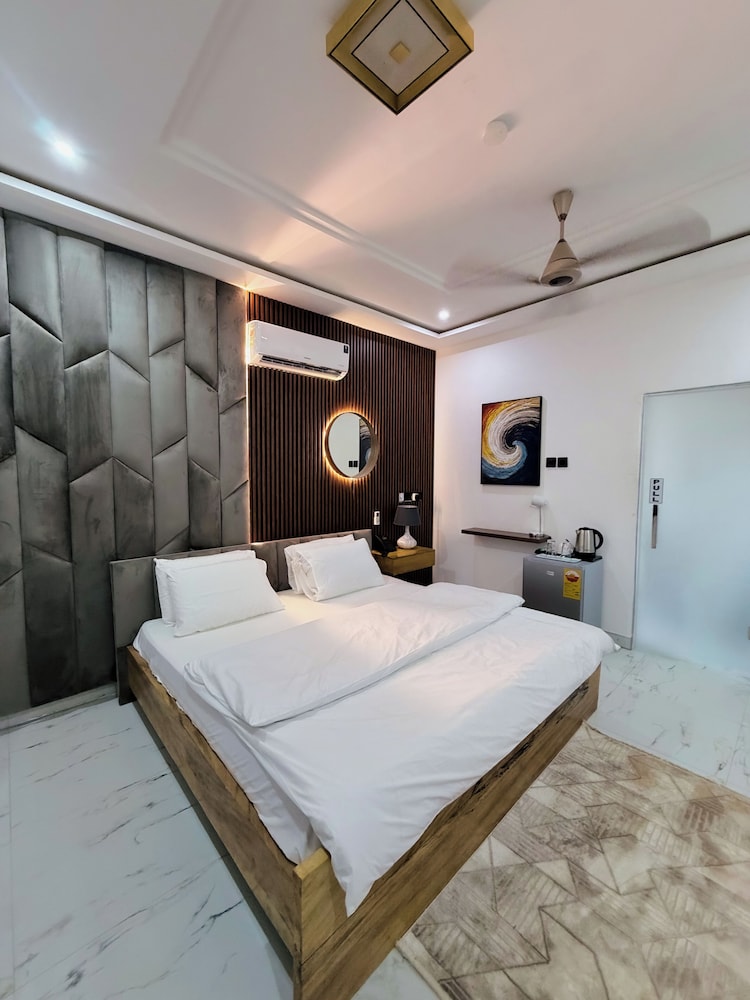 Villa Hills Hotel
