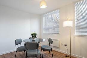 City Point Apartments by Guestz