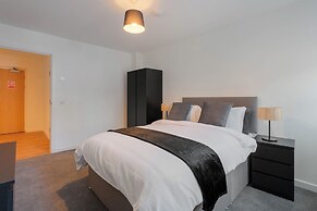 City Point Apartments by Guestz