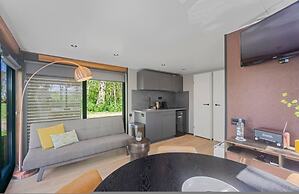 Fokke Sleat Houseboat