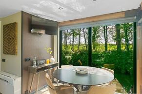 Doeke Sleat Houseboat