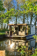 Doeke Sleat Houseboat