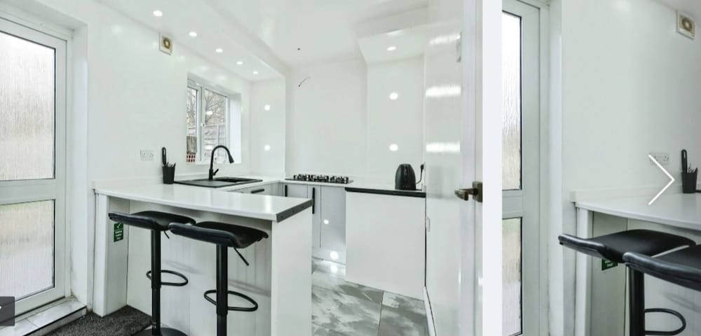 2 Bed Terrace House With Modern Touch