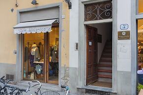 Pitti - Flo Apartments, Charme su Piazza Pitti
