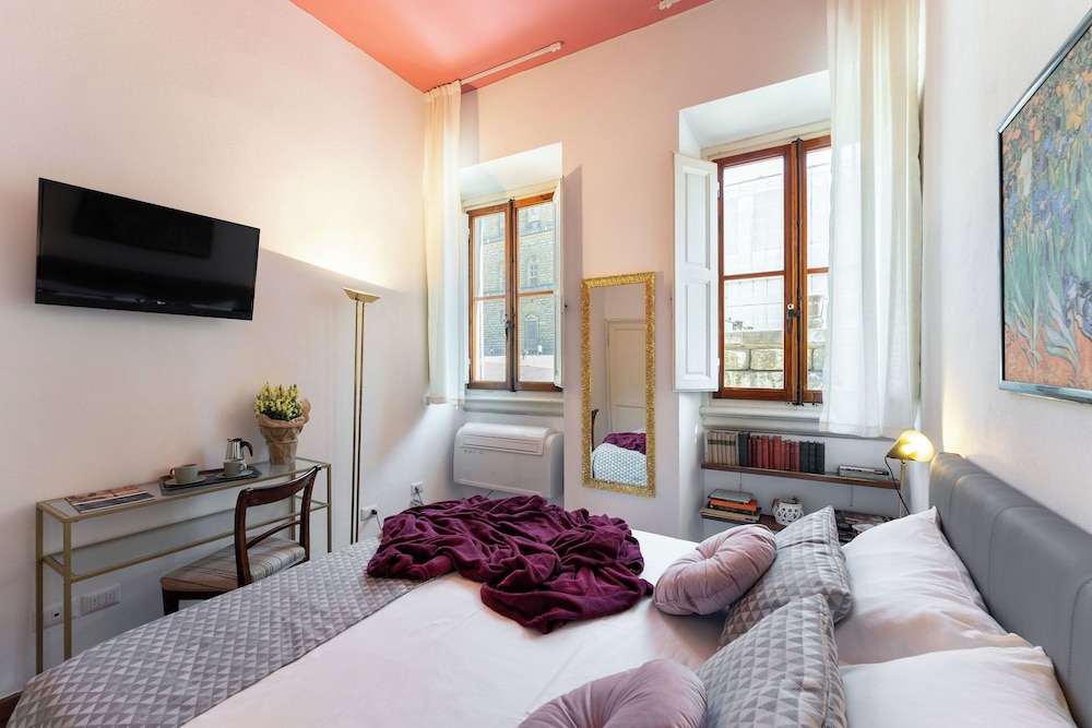 Pitti - Flo Apartments, Charme su Piazza Pitti