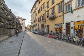 Pitti - Flo Apartments, Charme su Piazza Pitti