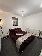 2 Bedroom Luxury Apartment With Balcony