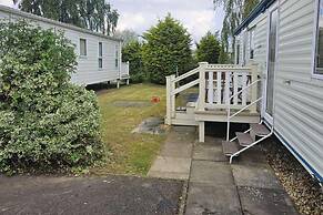 Caravan - Sleeps 6 - Pets Ok - Parking