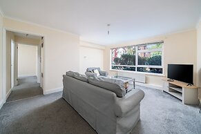 Redhill Holiday Home Sleeps 4 - Parking