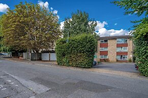 Redhill Holiday Home Sleeps 4 - Parking
