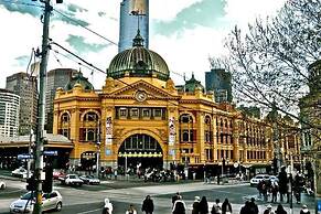 Central 2BR Apt by Melbourne Central, City Views