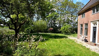 Voorhuis Authentieke Boerderij Weidum