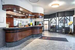 Astoria City Resort by Mayburgh