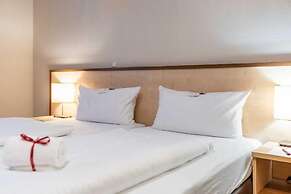 Astoria City Resort by Mayburgh