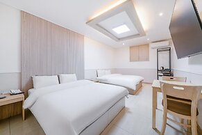 JM HOTEL