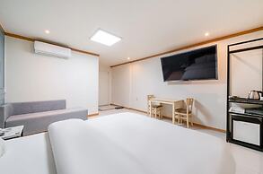 JM HOTEL