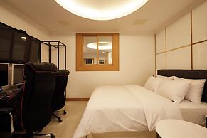 JM HOTEL