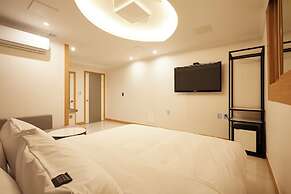 JM HOTEL