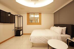 JM HOTEL