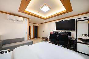 JM HOTEL
