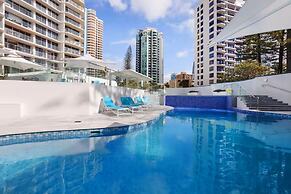 Beachfront Bliss in Surfers Paradise