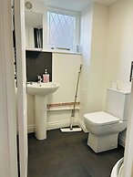Charming 1-bedroom Apartment in Central Northampton