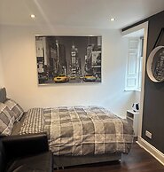 Lovely Quiet Flat Near Centre