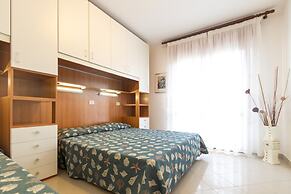 Comfortable Apartment by the Beach