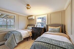 Easy Coast Access! Elevated Marthas Vineyard Stay