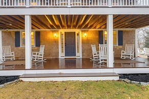 Easy Coast Access! Elevated Marthas Vineyard Stay