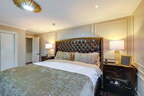 Easy Coast Access! Elevated Marthas Vineyard Stay