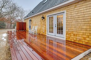 Easy Coast Access! Elevated Marthas Vineyard Stay