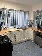 Cozee 2-bed nr New Cross Hospital
