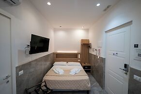GREROS TOLEDO H. by Clapa Group dislocated hospitality