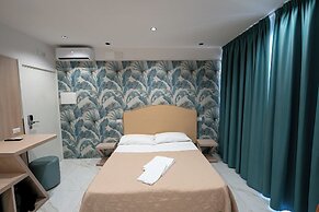 GREROS TOLEDO H. by Clapa Group dislocated hospitality