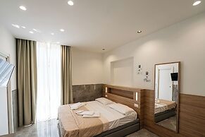 GREROS TOLEDO H. by Clapa Group dislocated hospitality