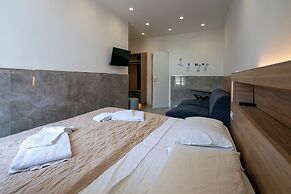 GREROS TOLEDO H. by Clapa Group dislocated hospitality