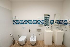 GREROS TOLEDO H. by Clapa Group dislocated hospitality