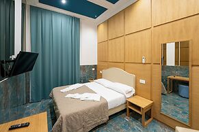 GREROS TOLEDO H. by Clapa Group dislocated hospitality