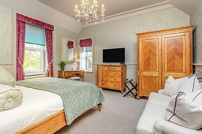 Muckrach Country House