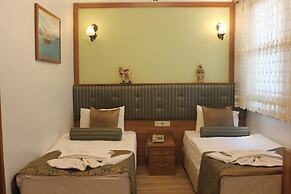 GROSS HOTEL