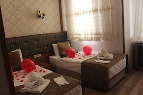 GROSS HOTEL