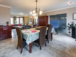 Group Accommodation in Borgloon Hof Van Kalenberg