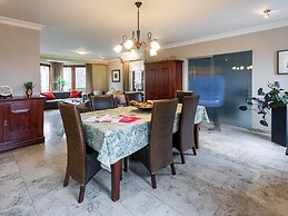 Group Accommodation in Borgloon Hof Van Kalenberg