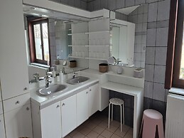 Group Accommodation in Borgloon Hof Van Kalenberg