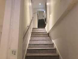 Chris Hostel