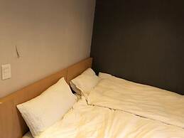 Chris Hostel